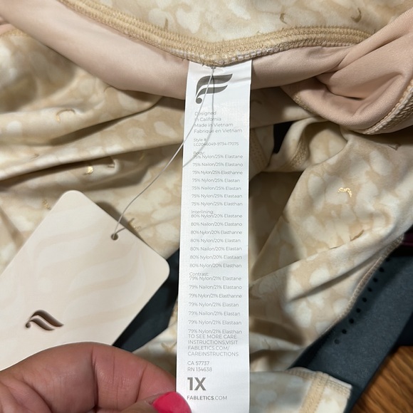 New 3 Fabletics legging bundle - Picture 12 of 13